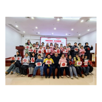 凤凰县图书馆举办剪纸公益培训 亲子同乐传承非遗迎新春