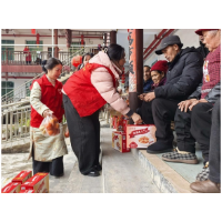 凤凰县沱江镇三王阁社区开展“走进敬老院，共话夕阳情”慰问活动
