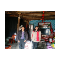 凤凰县山江镇：寒冬送暖   把群众的日子“捂热”