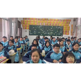 凤凰县崇文中学：弘扬雷锋精神  传承时代薪火
