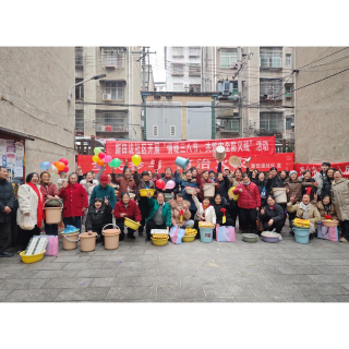 沱江镇新田垅社区：情暖“三八”节，共筑安全防火线