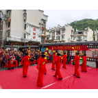 凤凰县沱江镇虹桥社区：九九重阳暖虹桥敬老情浓话幸福
