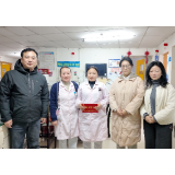 州红十字会携手州血站慰问凤凰县困难献血职工