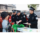 凤凰公安开展“3·15”法治宣传 守护消费安全