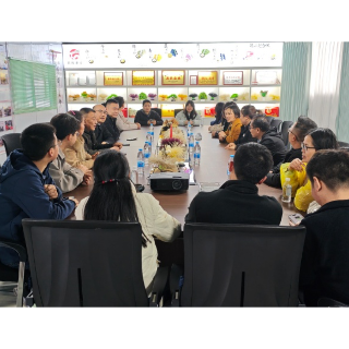 凤凰县委办公室联合新场镇开展“春植希望,乐动青春”春季工会联谊活动