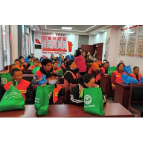 凤凰县沱江镇南华社区携手杨氏苗药非遗馆开展元宵节慰问活动