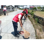 凤凰县木江坪镇以党建引领开展全域环境卫生整治行动