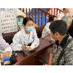 赶集就能看名医!凤凰县阿拉营镇中心卫生院把专家健康服务送到了百姓心坎