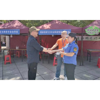 凤凰县城管执法局：平凡善举，温暖游客归途