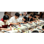 凤凰县六月“青年夜校”开讲！青年巧手制作非遗桃花酥、沉浸式体验非遗苗鼓