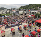 赶秋搭台 非遗唱戏——凤凰县千工坪镇木里村第十一届“非遗”群众文化惠民活动顺利举办