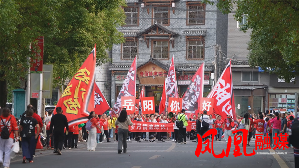 “湘超”第十轮:多地球迷倾情助威 共赴绿茵之约