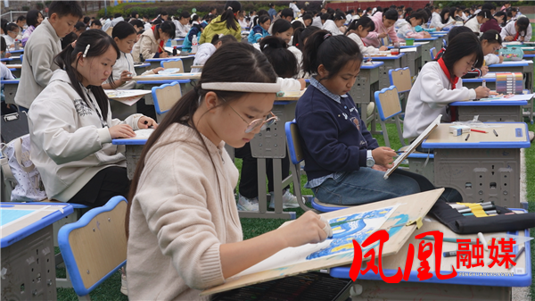 凤凰县举行第十四届中小学生现场书画比赛