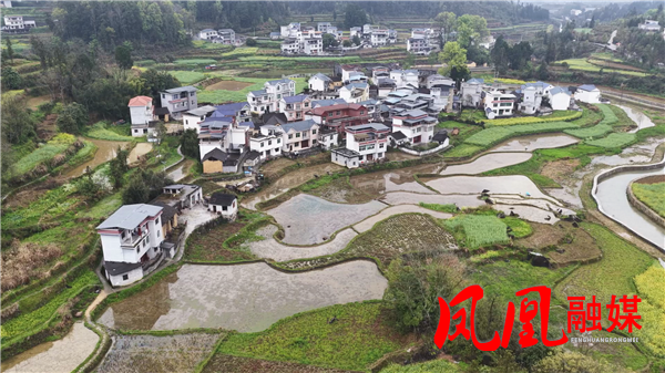 开足马力 开创新局|凤凰县关田山村：特色产业多点开花 乡村振兴底气足