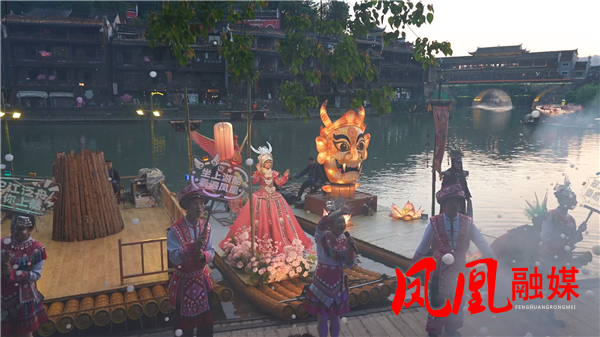 五一假期将至：凤凰古城文旅活动精彩纷呈 全力迎接八方游客