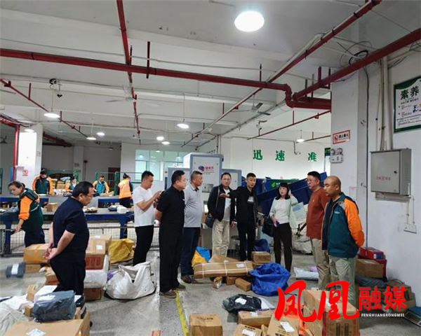 以“汛”为令冲锋一线 凝心聚力护航高考 ——凤凰县交通运输局扎实做好防汛及高考交通保障工作