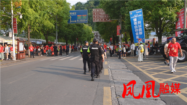 湘超第三轮火热开赛 湘西公安硬核护航守平安