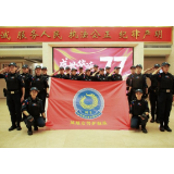 凤凰公安“凤飞”女警护航队正式授旗上岗