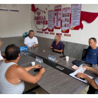 凤凰县虹桥社区：“银辉调解室”五老乡贤化解一起十余年积怨