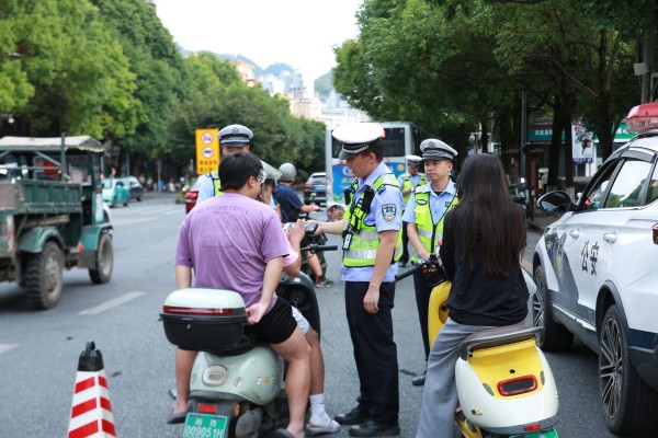 图片2.jpg 图片2.jpg