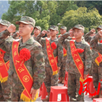 凤凰县举行2026年下半年新兵入伍欢送仪式 63名新兵奔赴军旅征程