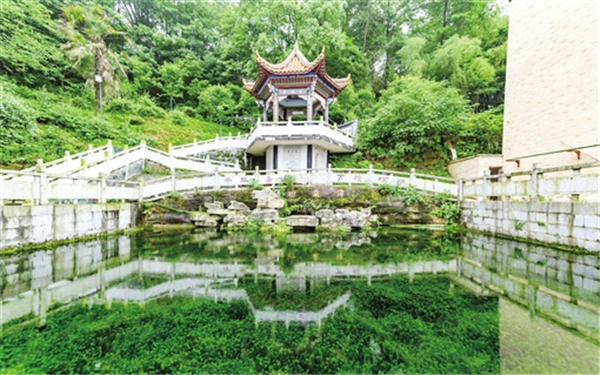 碧泉潭。.jpg