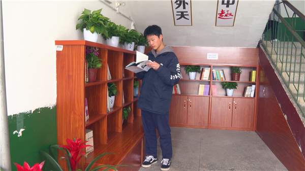 Still1209_00007.jpg