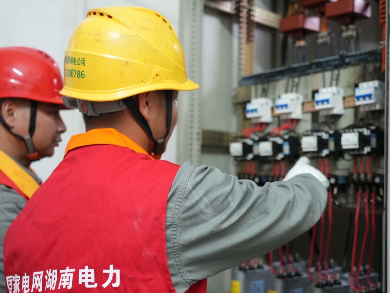 湘潭县“满格电力”护航高考
