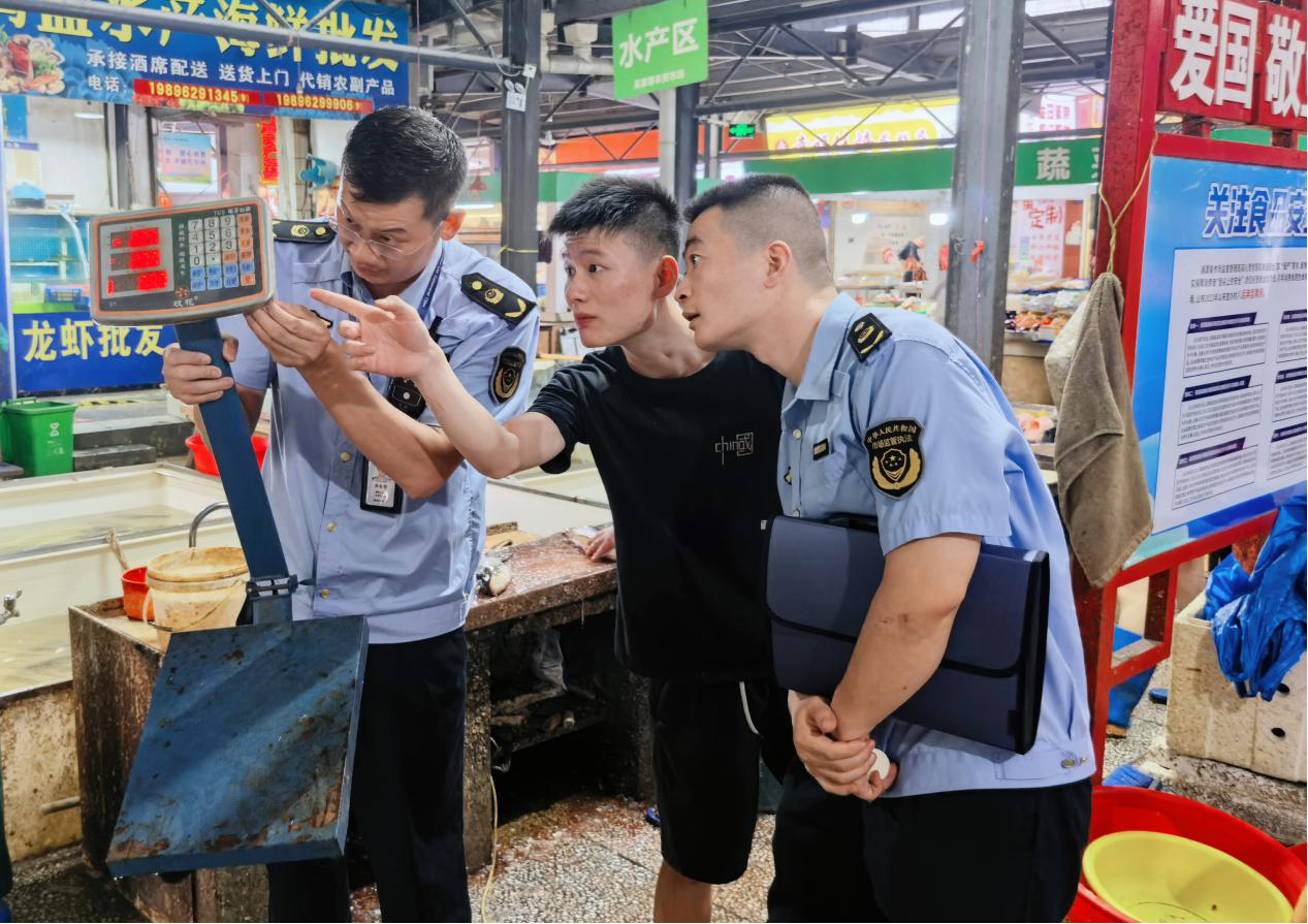 湘潭县市场监督管理局开展农贸市场计量器具专项检查