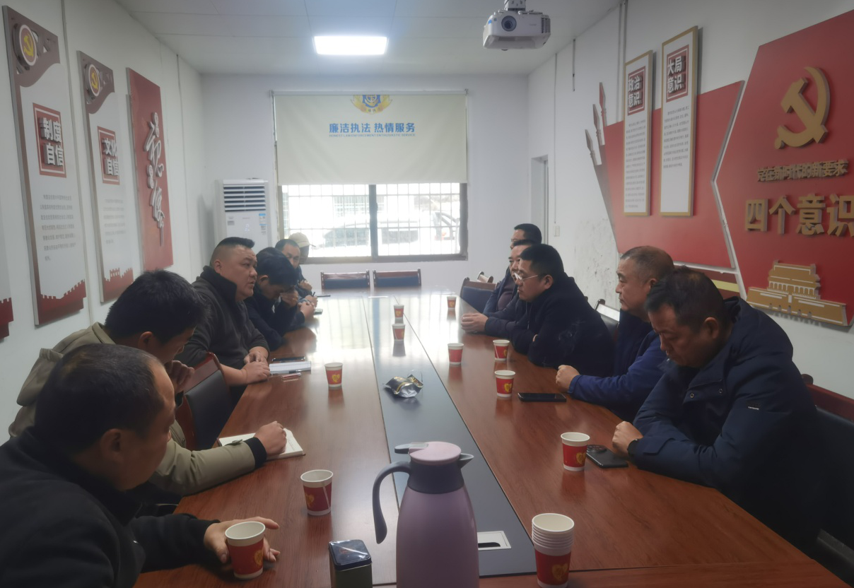 县交通局负责人带队走访基层站队