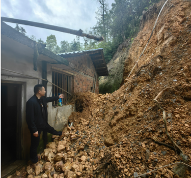 守牢安全底线！中路铺镇高效处置地质灾害险情