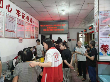 易俗河镇吴家巷社区：开展“爱心义诊进社区·老年体检护安康”志愿服务活动