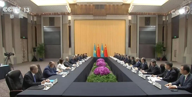 习近平会见哈萨克斯坦总统托卡耶夫