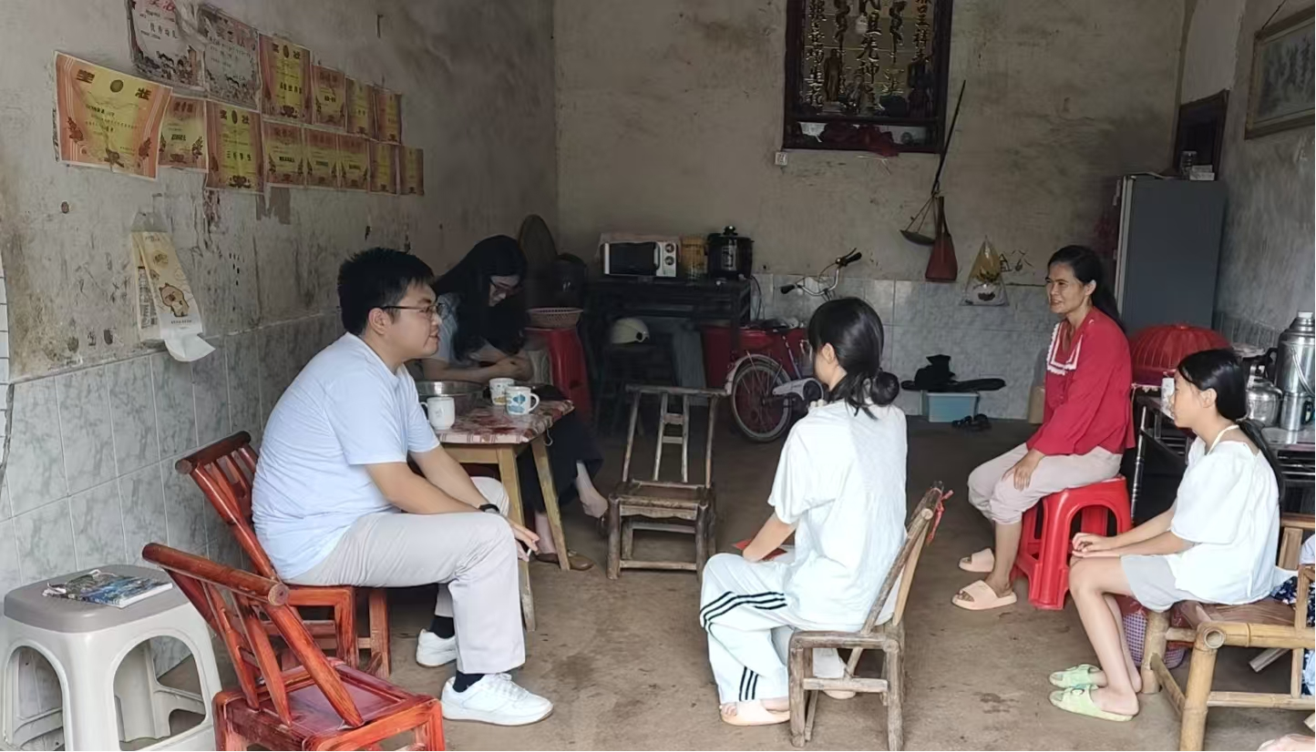 中路铺镇：情系优秀学子  慰问传递温情