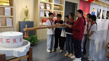 传承非遗文化 品味花石匠心——花石镇开展香干非遗体验活动