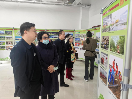 县老年大学：“观展+学习+座谈”让主题党日活动走深走实