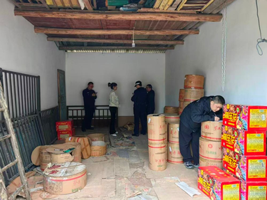 易俗河镇：开展烟花爆竹“打非治违”专项行动，守护平安家园