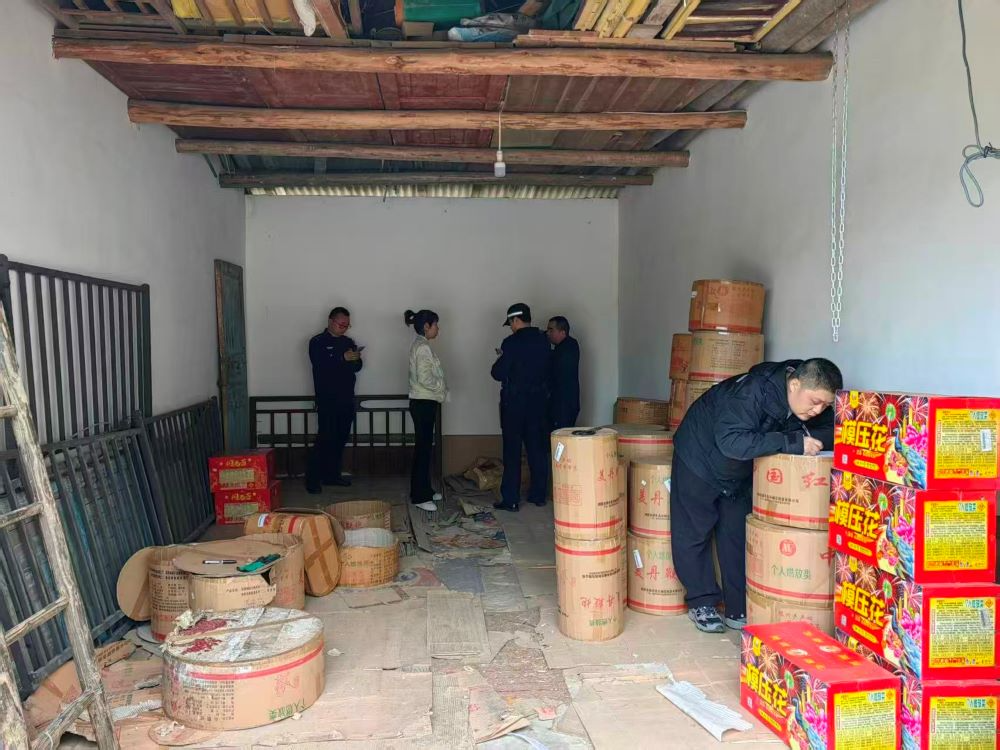 易俗河镇：开展烟花爆竹“打非治违”专项行动，守护平安家园