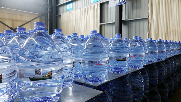 湘潭县碧泉潭一次性桶装水走出湖南