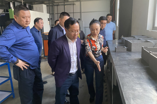 县领导深入企业走访调研，引导企业加快上市工作步伐