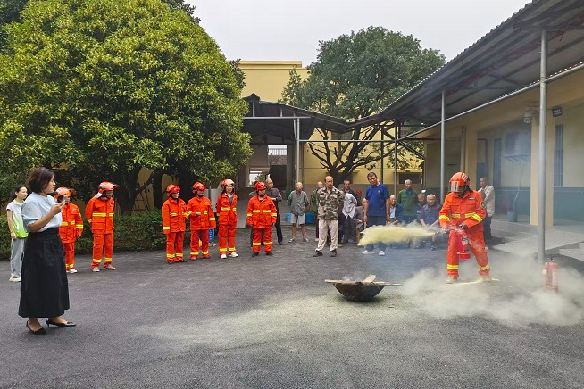 乌石镇：开展养老机构消防演练 筑牢安全“防火墙”