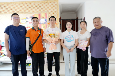 湘潭县首封清华大学录取通知书顺利送达