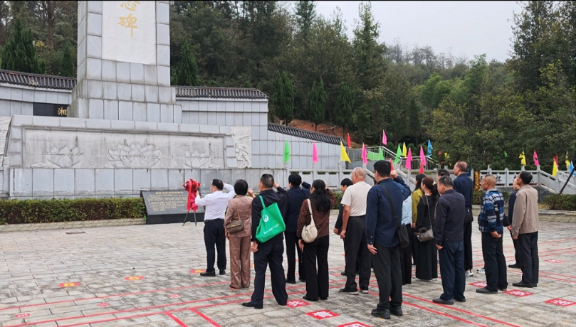 传承革命精神 永葆政治本色 县纪委监委开展离退休干部重阳节主题活动 
