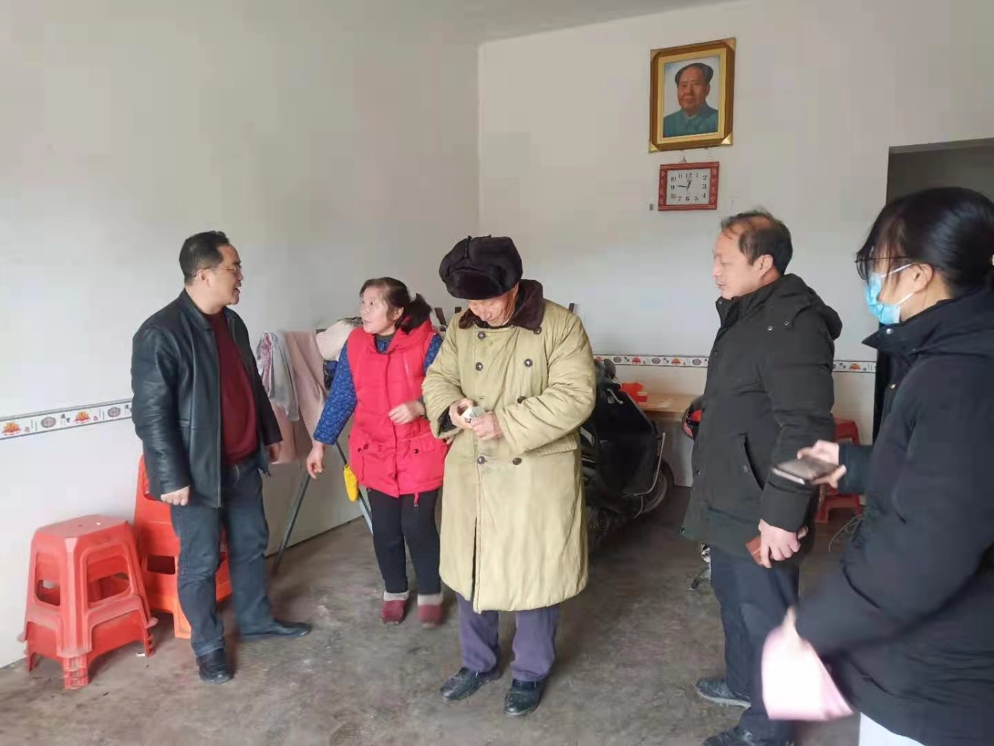 春节慰问——入户.jpg