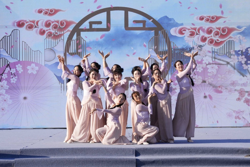 020 2024年“欢乐潇湘•莲乡大舞台”全县群众广场舞大赛.jpg