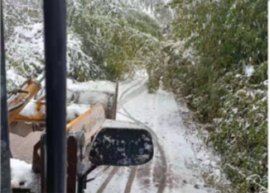 锦石乡以“雪”为令,全力铲雪除冰保平安336.png 锦石乡以“雪”为令,全力铲雪除冰保平安336.png