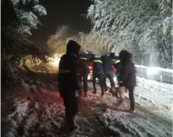 锦石乡以“雪”为令,全力铲雪除冰保平安333.png 锦石乡以“雪”为令,全力铲雪除冰保平安333.png