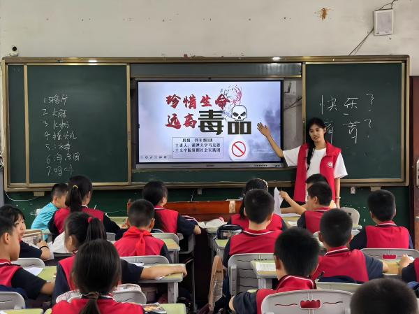 排头乡：安全知识宣传进校园，筑牢青少年安全三防线