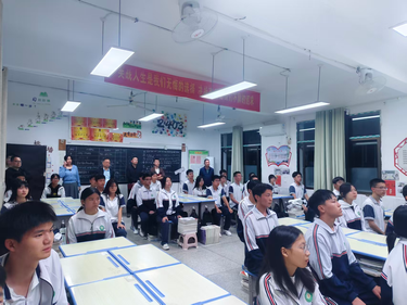 中路铺镇中心学校:互学互鉴促德育  携手共进育新人