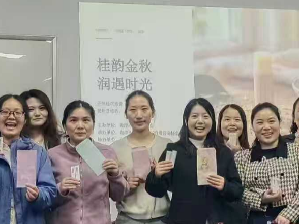 易俗河镇大湖塘社区：指尖造温润   拾光共成长